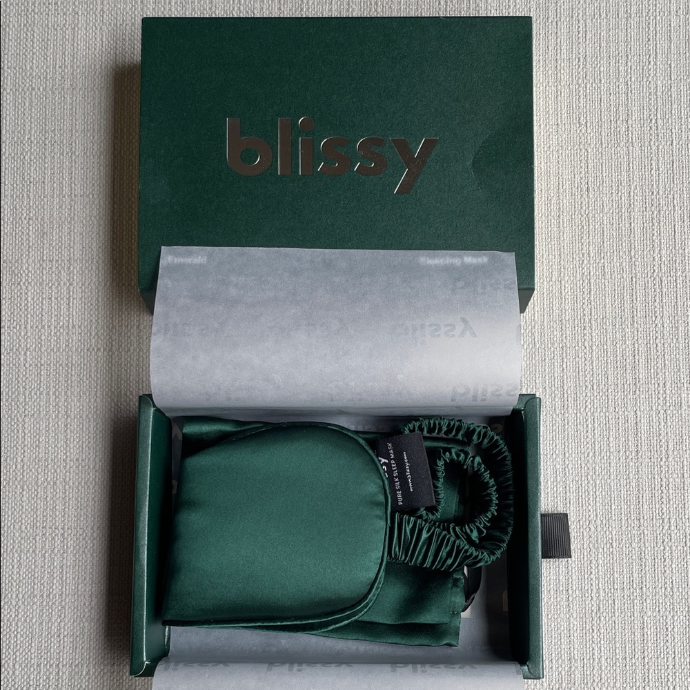 Blissy mulberry Silk Sleep Mask Set in emerald